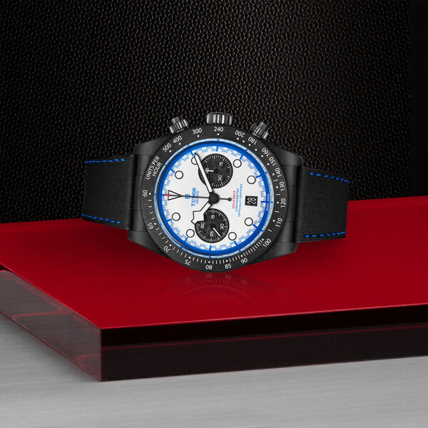 Black Bay Chrono Carbon 25 42 mm chronographe automatique en Carbone
